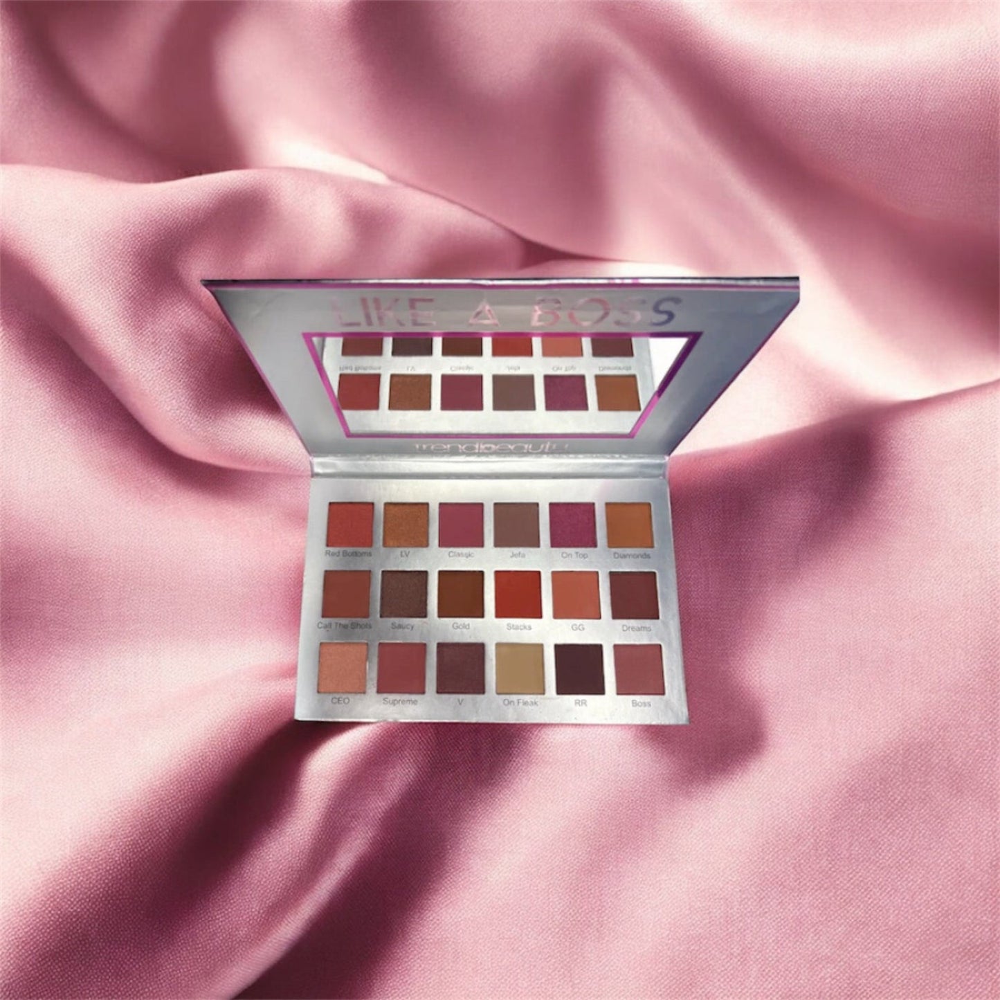 TRENDBEAUTY LIKE A BOSS 18 COLOR EYESHADOW PALETTE I